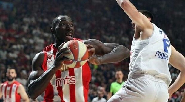 27 yaşlı basketbolçu məşq zamanı öldü 27 yaşlı basketbolçu məşq zamanı öldü