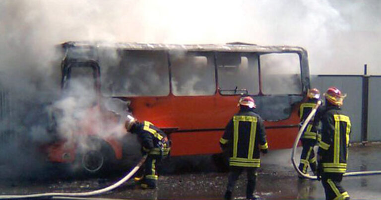 Bakıda sərnişin avtobusu yandı Bakıda sərnişin avtobusu yandı