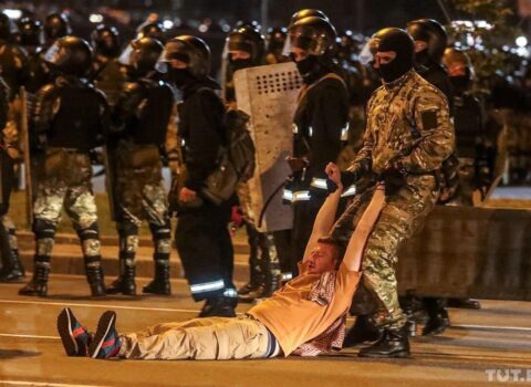 Belarus müxalifəti dayanmır: daha 300 nəfər həbs edildi