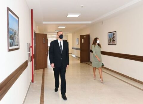 İlham Əliyev və Mehriban Əliyeva yeni məktəbin açılışında – FOTOLAR – YENİLƏNİB