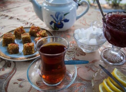 Karantin qaydalarına zidd işləyən çay evi cərimələndi