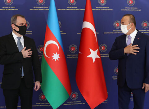 Ceyhun Bayramov Mövlud Çavuşoğluna zəng etdi