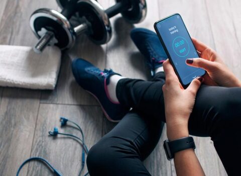 “WhatsApp” istifadəçilərin şəxsi məlumatlarını “Facebook”da paylaşacaq