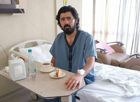 Yazıçı Kəramət Böyükçöl müalicəyə başladı – FOTO