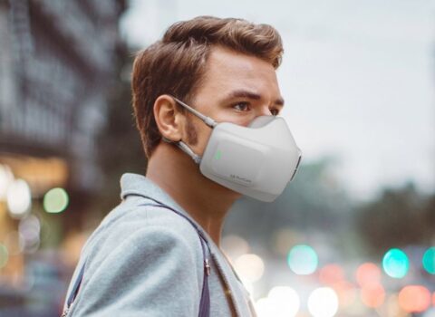 Vaksinasiyadan keçmiş insanlar maska taxmağa davam edəcəkmi?