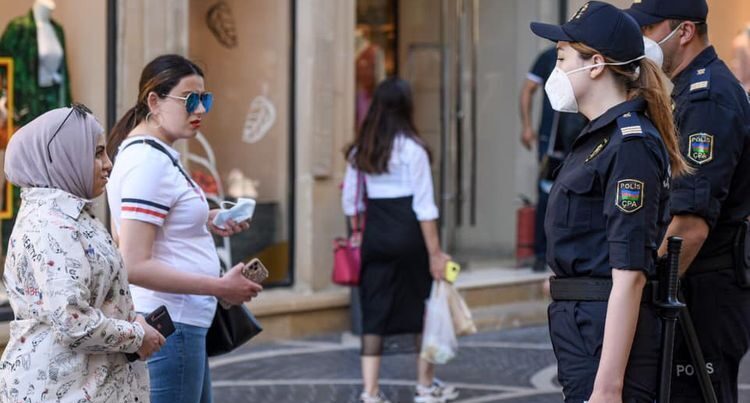 Bu ölkədə maska taxmaq üçün qaydalar sərtləşdirildi Bu ölkədə maska taxmaq üçün qaydalar sərtləşdirildi