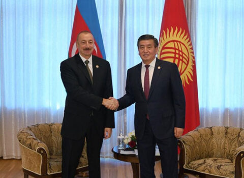 İlham Əliyev qırğızıstanlı həmkarını təbrik etdi