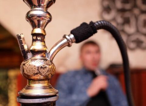 Bu ölkədə məscid və məktəblərin yaxınlığında qəlyan çəkmək qadağan olundu