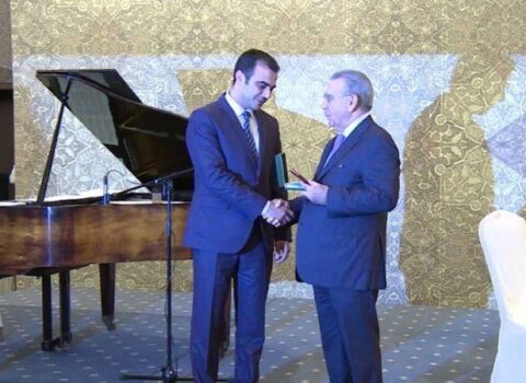 Ramiz Mehdiyevdən medal alan diaspor rəhbəri müavinin ermənilərlə şok görüntüləri yayıldı – FOTOLAR