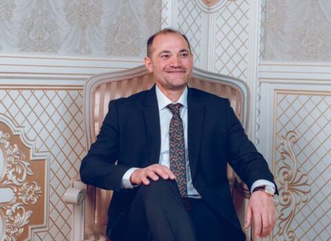 “Kompüterin qabağında çimərlik paltarında dayanın, onlayn çimin” – Deputat