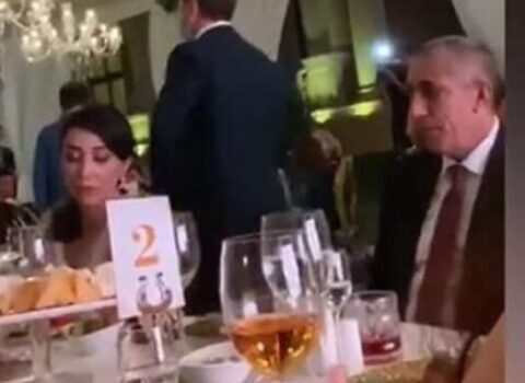 Ermənilərə nifrət edir, amma toyda onlarla oturur – Deputat
