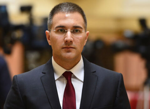 Serbiyanın Baş Nazirinin müavini Ermənistana silah satışı məsələsi ilə bağlı Azərbaycana gəldi
