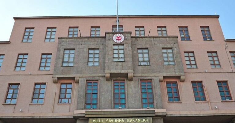 Türkiyə Müdafiə Nazirliyi Azərbaycanla bağlı şeir paylaşdı Türkiyə Müdafiə Nazirliyi Azərbaycanla bağlı şeir paylaşdı