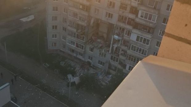 Rusiyada yaşayış binasında partlayış: ölən var – VİDEO Rusiyada yaşayış binasında partlayış: ölən var – VİDEO