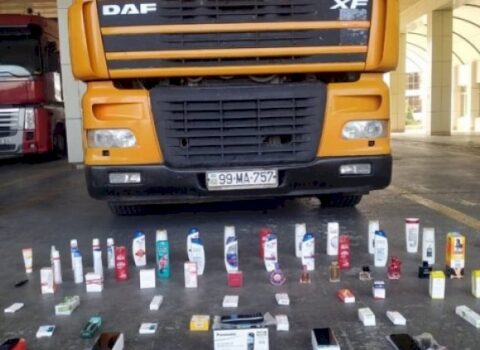 Dərman, mobil telefon və kosmetik vasitələr müsadirə edildi