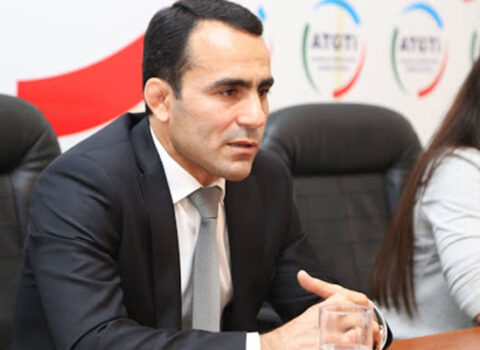 Namiq Abdullayev millimizin baş məşqçisi oldu