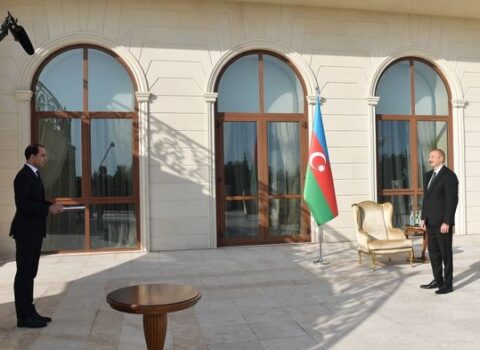 İlham Əliyev İsveçin ölkəmizə yeni təyin olunmuş səfirini qəbul etdi – FOTO – YENİLƏNİB