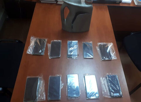 “Yuyucu toz” yükü gətirən maşında “İphone” markalı telefonlar tapıldı