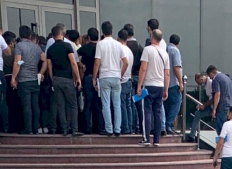 Gömrük Komitəsində avtomobil qalmaqalı: Karantin qaydaları pozuldu – FOTOFAKT