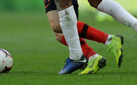 Əfsanəvi futbolçu istefaya göndərildi – FOTO