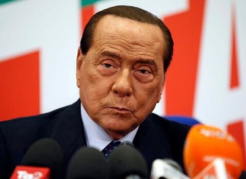 Silvio Berluskoni koronavirusa yoluxdu