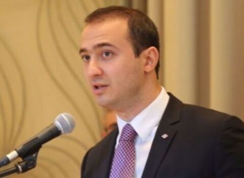 Kəmaləddin Heydərovun oğlu MƏHKƏMƏ QARŞISINDA