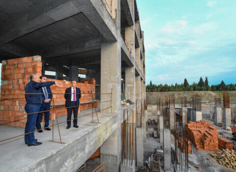 Mikayıl Cabbarov sənaye müəssisələrinin fəaliyyəti ilə tanış oldu – FOTOLAR