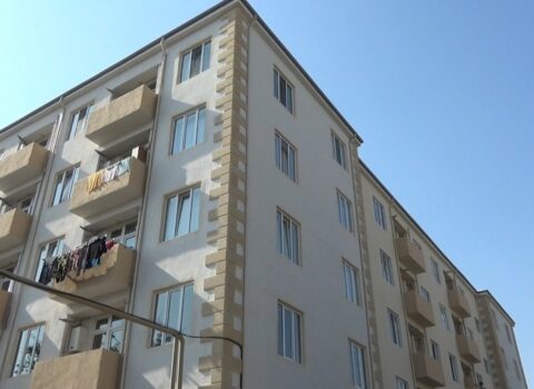 İki il əvvəl partlayış zamanı dağılan binanın yerində inşa edilən yeni binaya qaz verildi