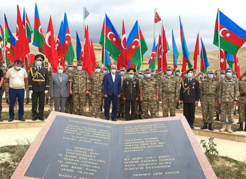 Qobustandakı Türk Şəhidliyi və hərbi hissədə anım mərasimləri keçirilib – FOTOLAR