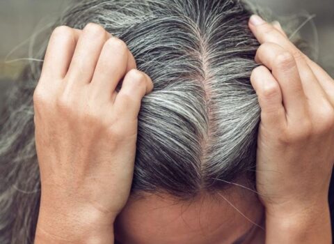 Hansı vitamin çatışmazlığı saç ağarmasına səbəb olur?