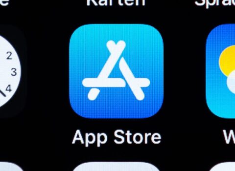 Apple qiymətləri artırdı