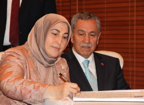 Bülent Arınc və həyat yoldaşı koronavirusa yoluxdu – FOTO