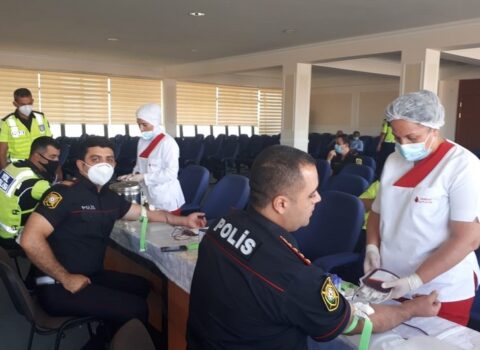 Yol polisləri qanvermə aksiyasında iştirak etdilər