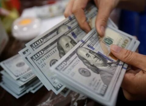 Dollar 2 manatdan baha olacaq – Əhalinin NƏZƏRİNƏ