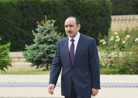 Əli Həsənov Dubayda görüntüləndi – Bahalı istirahət mərkəzində səhər yeməyi – FOTO
