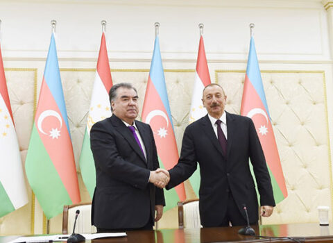 Emoməli Rəhmon Azərbaycan Prezidentini təbrik etdi