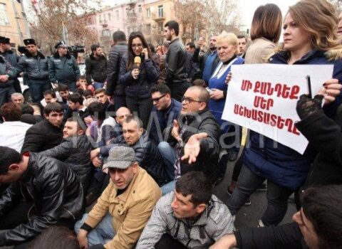 Ermənistanda tələb gücləndi: Sərhədi açın, gedək!