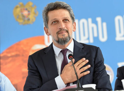 Türkiyəli deputat Paşinyanı TƏBRİK ETDİ