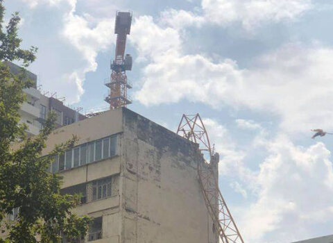 Kranın əzdiyi maşınların və ölən sürücünün sığortasını kim ödəyəcək?