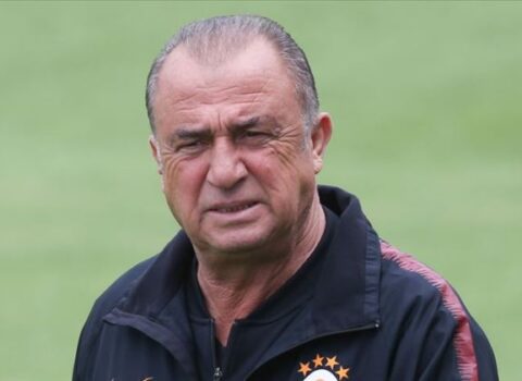 Dünyaca məşhur futbolçu “Qalatasaray”a gəlir