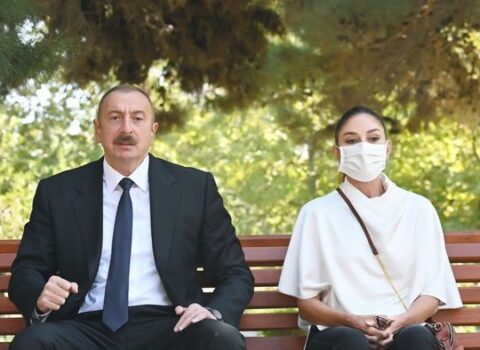 Prezident və xanımı bir aylıq əməkhaqlarını Silahlı Qüvvələrə Yardım Fonduna ianə etdilər