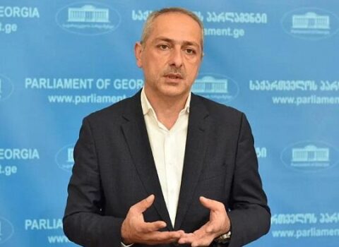 Gürcüstan ərazisindən hərbi yük daşımalarını qadağan etdi
