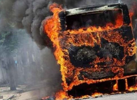 Bakıda marşrut avtobusu YANDI