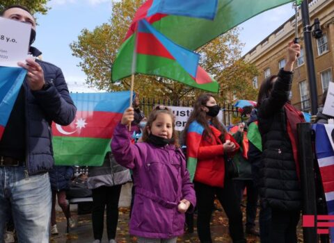 Londonda “Erməni təcavüzünə son” şüarı ilə aksiya keçirilib
