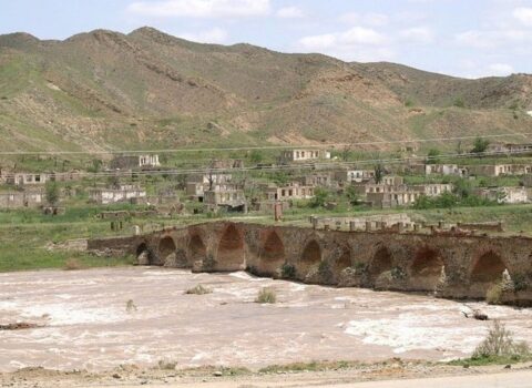 27 ildən sonra doğma evinə qayıdan cəbrayıllı mayor – FOTO