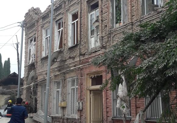 Gəncənin bombalanması hərbi cinayətdir – Ombudsman Aparatı Gəncənin bombalanması hərbi cinayətdir – Ombudsman Aparatı