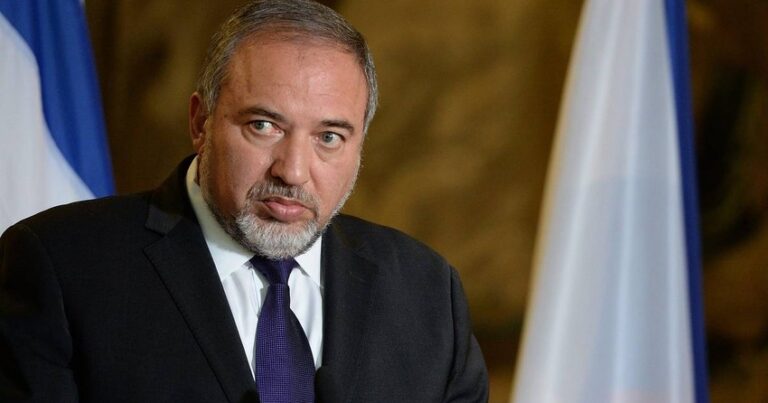 Aviqdor Liberman: “Gəncədə dinc sakinlərin qətlə yetirilməsi insanlıq əleyhinə cinayətdir” Aviqdor Liberman: “Gəncədə dinc sakinlərin qətlə yetirilməsi insanlıq əleyhinə cinayətdir”