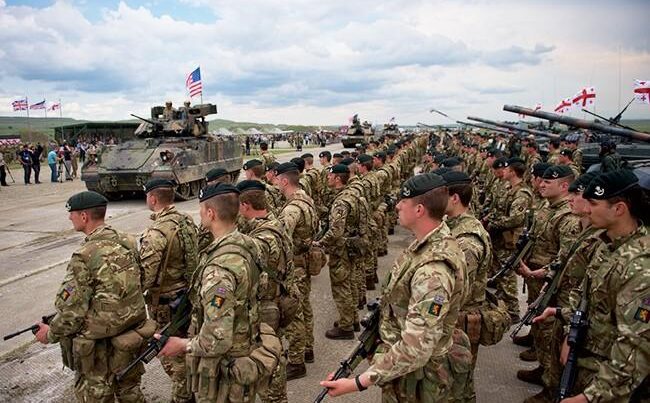Kosovodakı NATO qoşunları yüksək hazırlıq vəziyyətinə GƏTİRİLDİ – FOTO