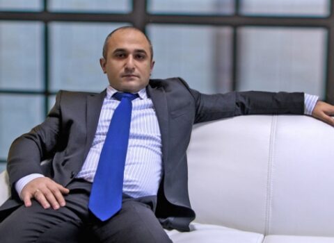 Pulu çox, şərəfi az olan erməni biznesmen Azərbaycana sərsəm təkliflə çıxış etdi