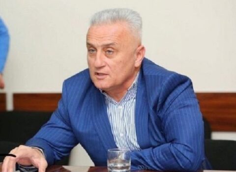 Qarabağdakı quldur rejimin başçısından köməkçisinə “vacib” vəzifə: Kartof soyur – FOTO